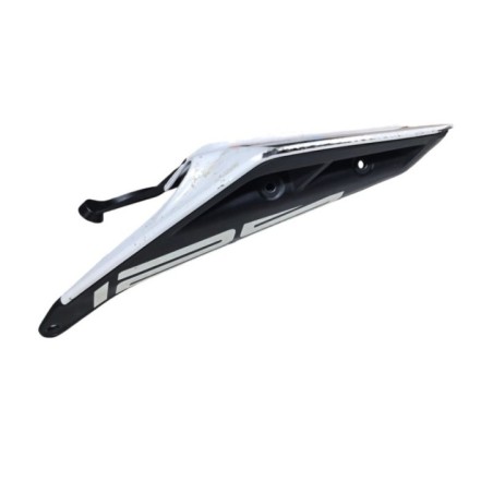 TAPA TRASERA IZQUIERDA CON TARA / RASPÓN KTM DUKE 125 2017-2020