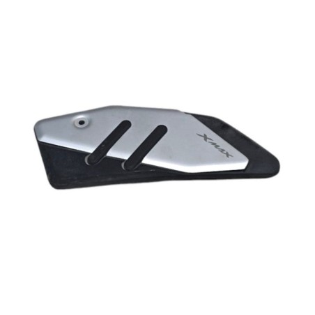 ALFOMBRA DELANTERA IZQUIERDA ALUMINIO YAMAHA XMAX 125 2023-2025