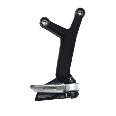 SOPORTE DE ESTRIBERA TRASERA DERECHA TRIUMPH DAYTONA 660 STD 2024-2026