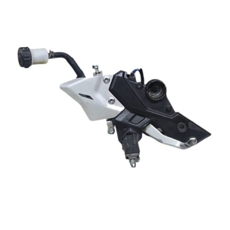 SOPORTE ESTRIBERA DERECHA COMPLETO KAWASAKI Z650 2017-2022 KAWASAKI Z650 2017-2022