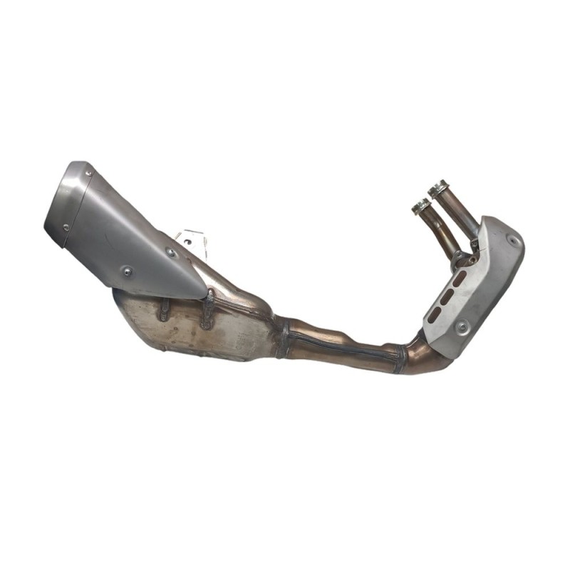 ESCAPE CON PROTECTORES YAMAHA MT07 2021-2022