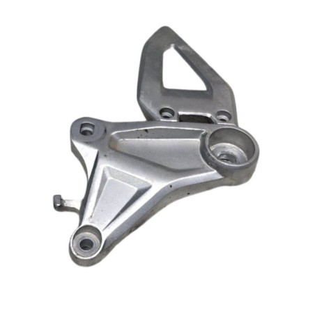 SOPORTE DE ESTRUBERA DELANTERA DERECHA JC91 HONDA CB125R 2021-2023